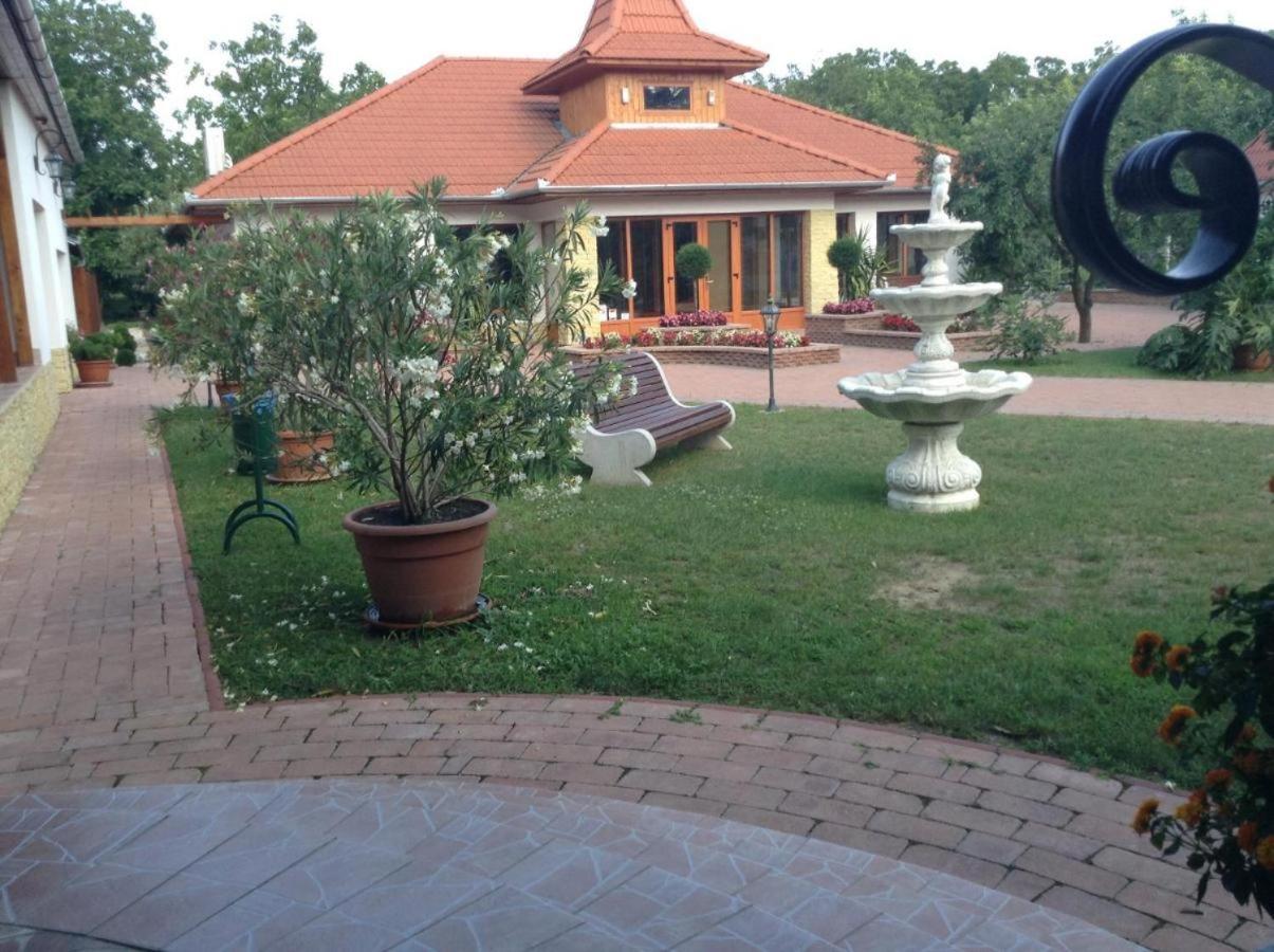 Bornemisza Kuria Wellness Resort Tiszabecs Exterior photo